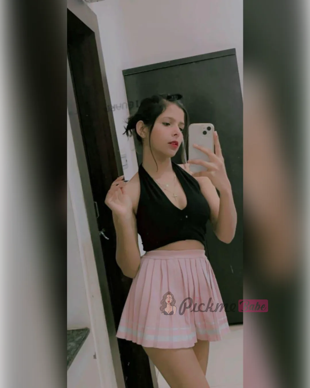 Married Female Escort monika pic5