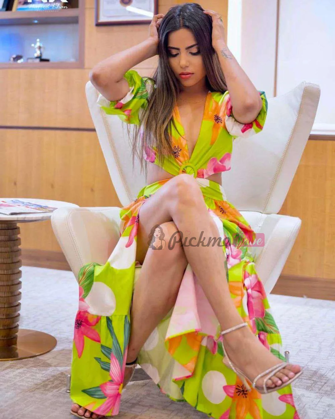 Married Female Escort riya pic4